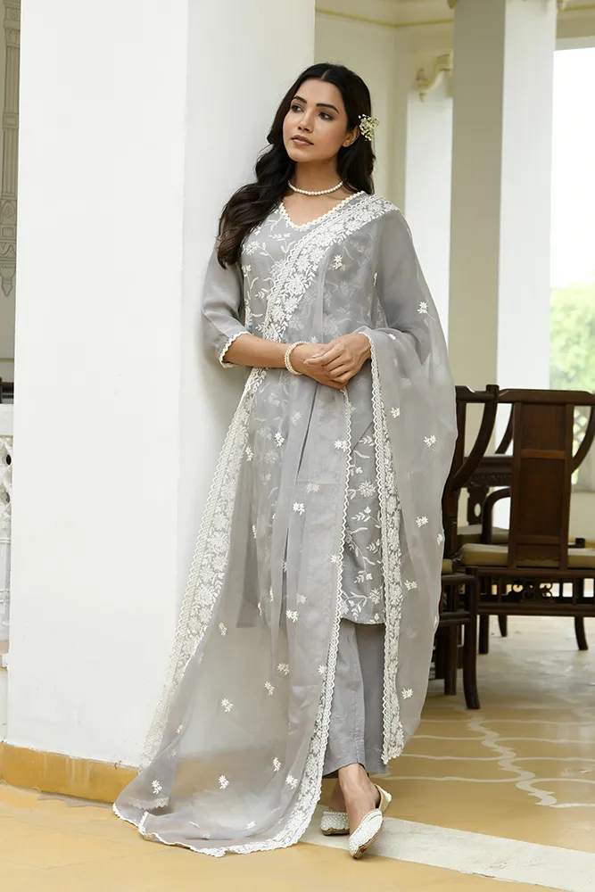 Vaasva Women Grey Linen Embroidered Solid Kurta Set With Solid Pants & Chiffon Embroidered Dupatta Set