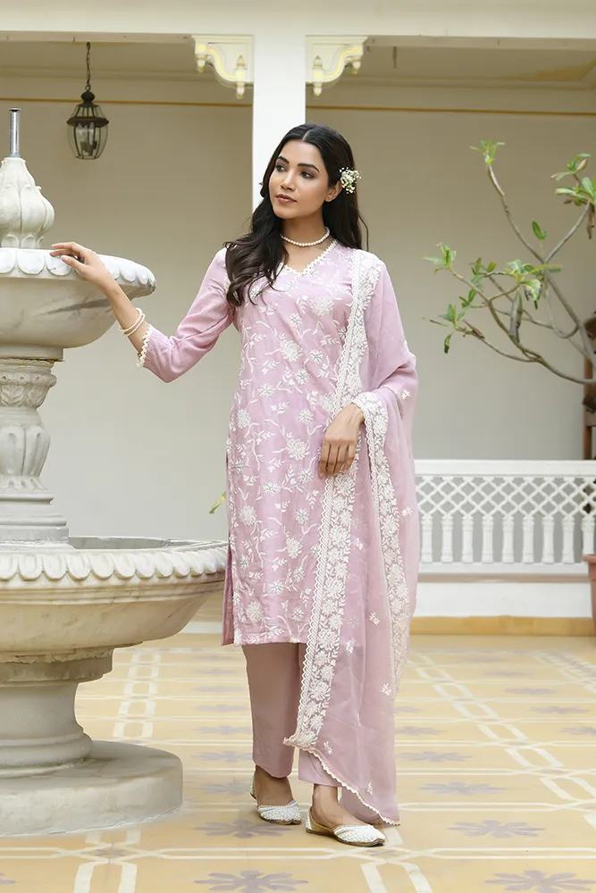 Vaasva Women Pink Linen Embroidered Solid Kurta Set With Solid Pants & Chiffon Embroidered Dupatta Set