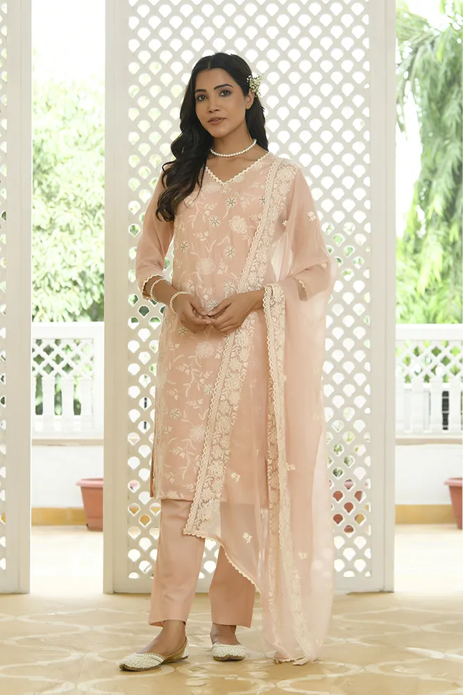 Vaasva Women Peach Linen Embroidered Solid Kurta Set With Solid Pants & Chiffon Embroidered Dupatta Set