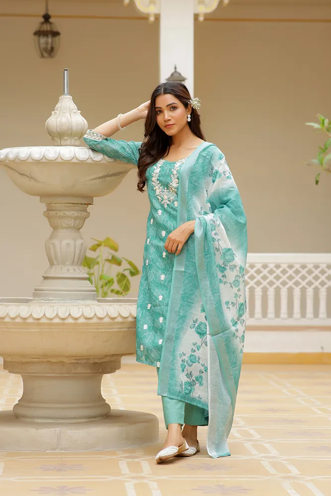 Vaasva Women Green Linen Kurta Embroidered Kurta Set With Solid Pants & Dupatta Set