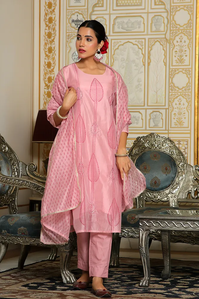 Vaasva Women Pink Chanderi Block Printed Embroidered Kurta Set With Solid Pants & Dupatta Set