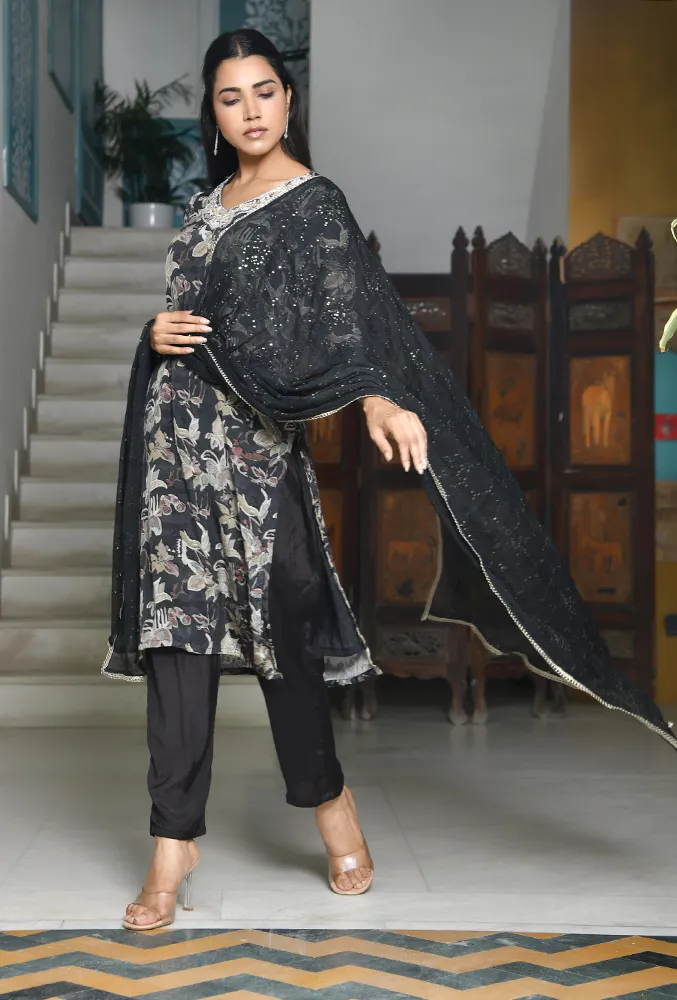 Vaasva Women Black Crepe Embroidered Kurta, Pant & Dupatta Set